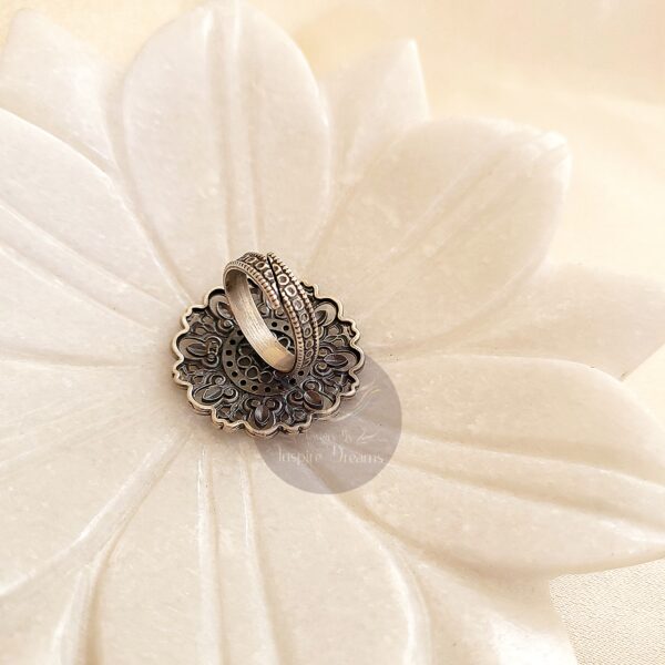 Rajas Intricated Pankhuri Ring - Image 3