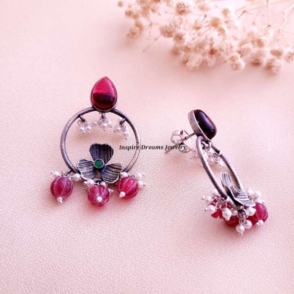 FLOWER MOTIF RUBY EARRINGS - Image 3