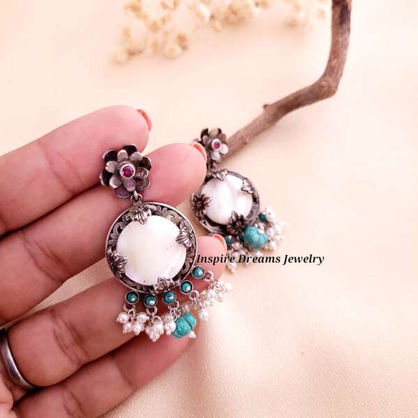 MOTHER OF PEARL EARRING WITH TURQUOISE AND PEARL BEADS - Image 2