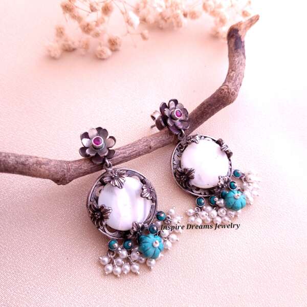 MOTHER OF PEARL EARRING WITH TURQUOISE AND PEARL BEADS - Image 3