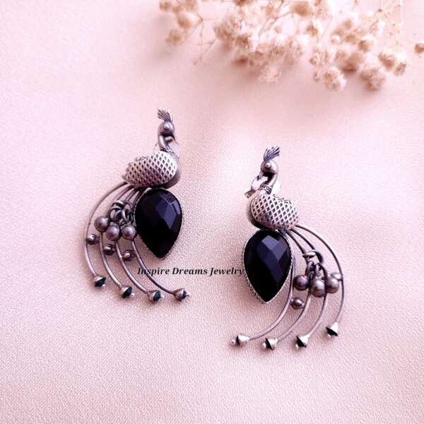 PEACOCK BLACK ONYX GREEN BEADS EARRING. - Image 2