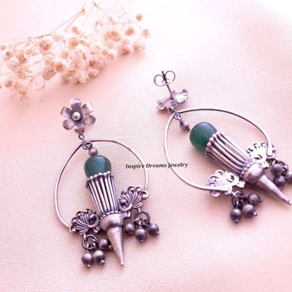 CHANDELIER GREEN NATURAL STONE EARRING. - Image 2